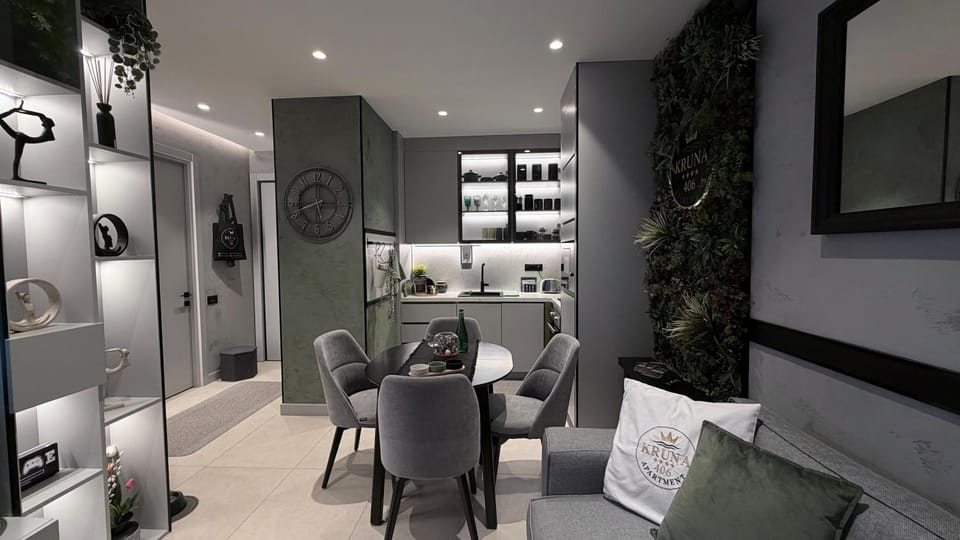 Kitchen or kitchenette, Living room, Photo of the whole room, Dining area