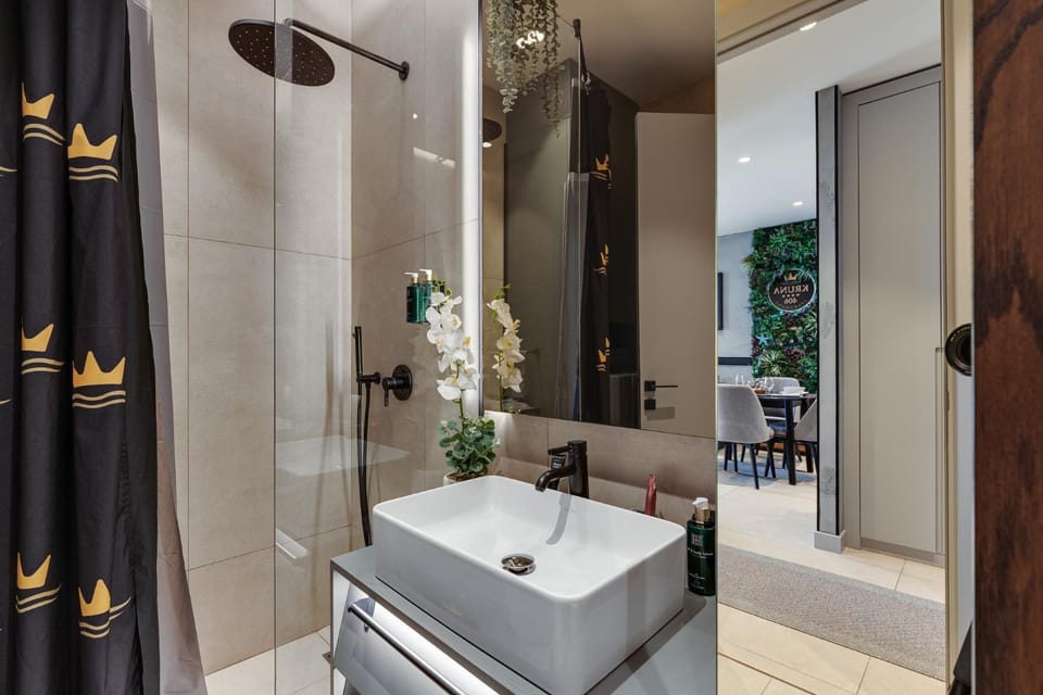 KRUNA 406 Luxury Sea View Apartment with Parking, Minibar, Spa & Beach - Includes 2 Complimentary Non-Alcoholic Beach Drinks & Welcome Gift Apartment in Montenegro