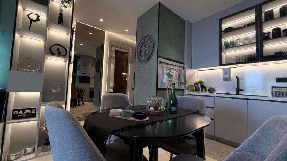 KRUNA 406 Luxury Sea View Apartment with Parking, Minibar, Spa & Beach - Includes 2 Complimentary Non-Alcoholic Beach Drinks & Welcome Gift Apartment in Montenegro