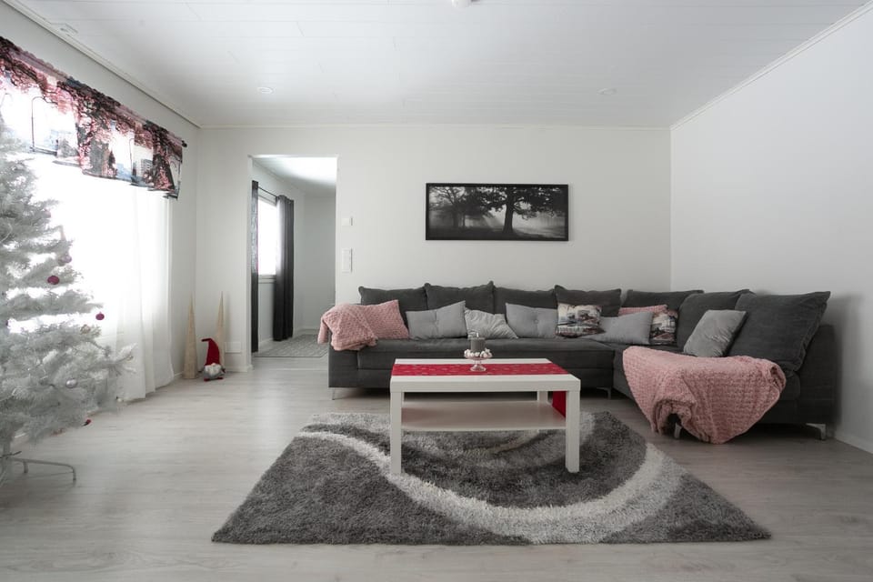 Villa Onnela with sauna,wifi and parking near Santa Village Apartment in Rovaniemi