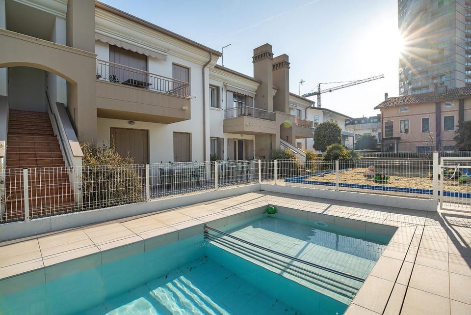 Property building, Swimming pool