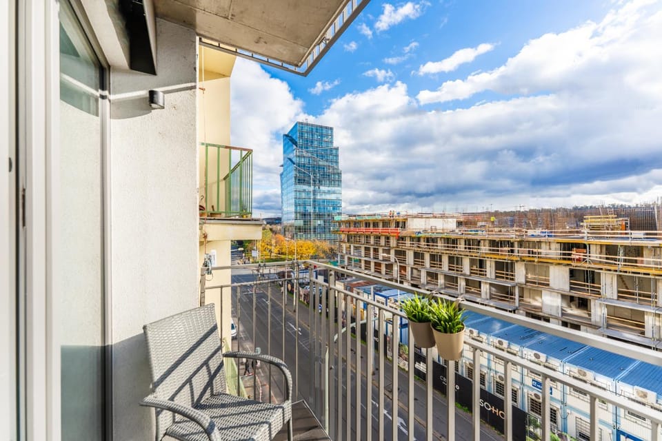 View (from property/room), Balcony/Terrace, City view