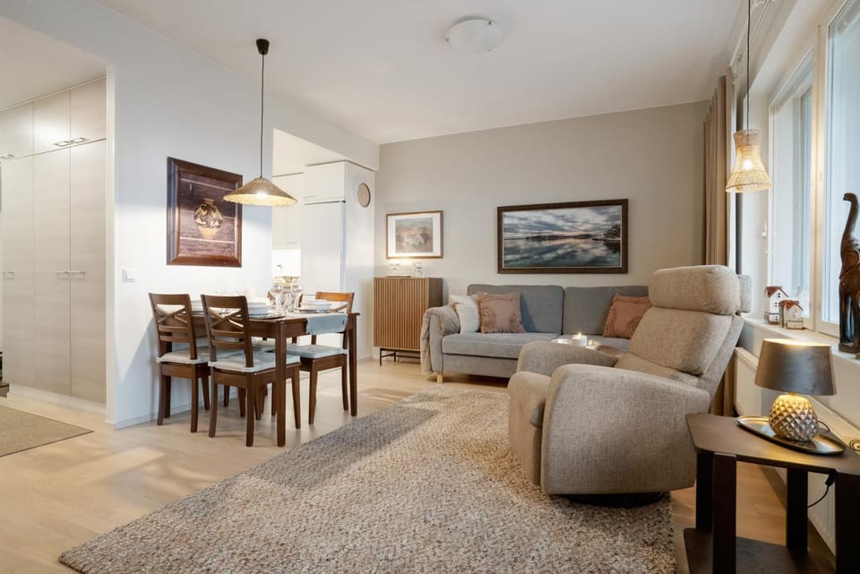 Living room, Dining area