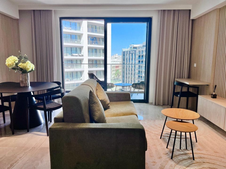 Mercury Suite Luxe Retreat wPool access by ArcoCollection Apartment in Saint Julians