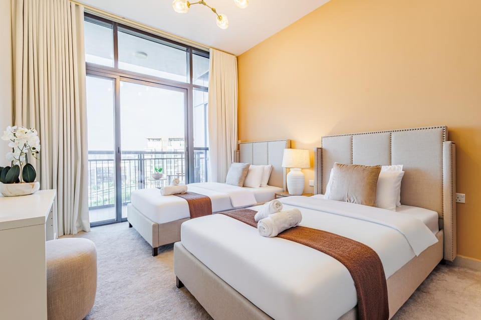 Champions' Apartment - Balcony Sunsets - Rooftop Pools - Modern Oasis - Family Heaven - Full Canal Views - 2 min walk from Space42 Arena Apartment in Abu Dhabi