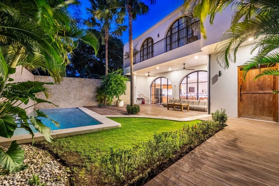 Property building, Swimming pool