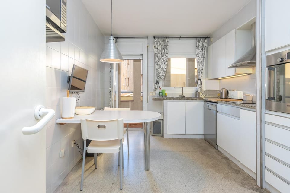 Kitchen or kitchenette, Living room