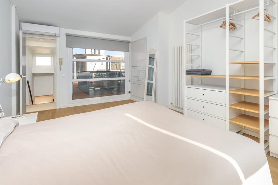Property building, Living room, Bedroom