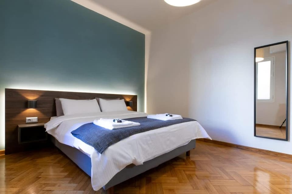 Spacious Central Apartment Close to Metro Apartment in Athens