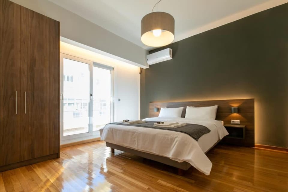 Spacious Central Apartment Close to Metro Apartment in Athens