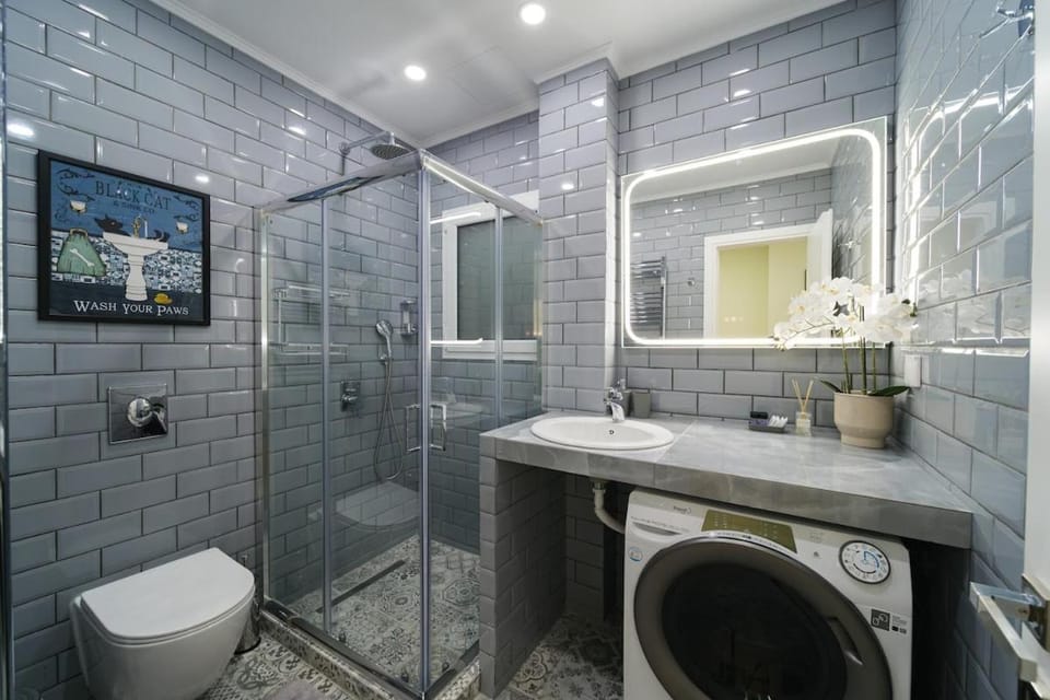 2 BR Apartment with Sitcom Vibes VIPGreece Apartment in Athens