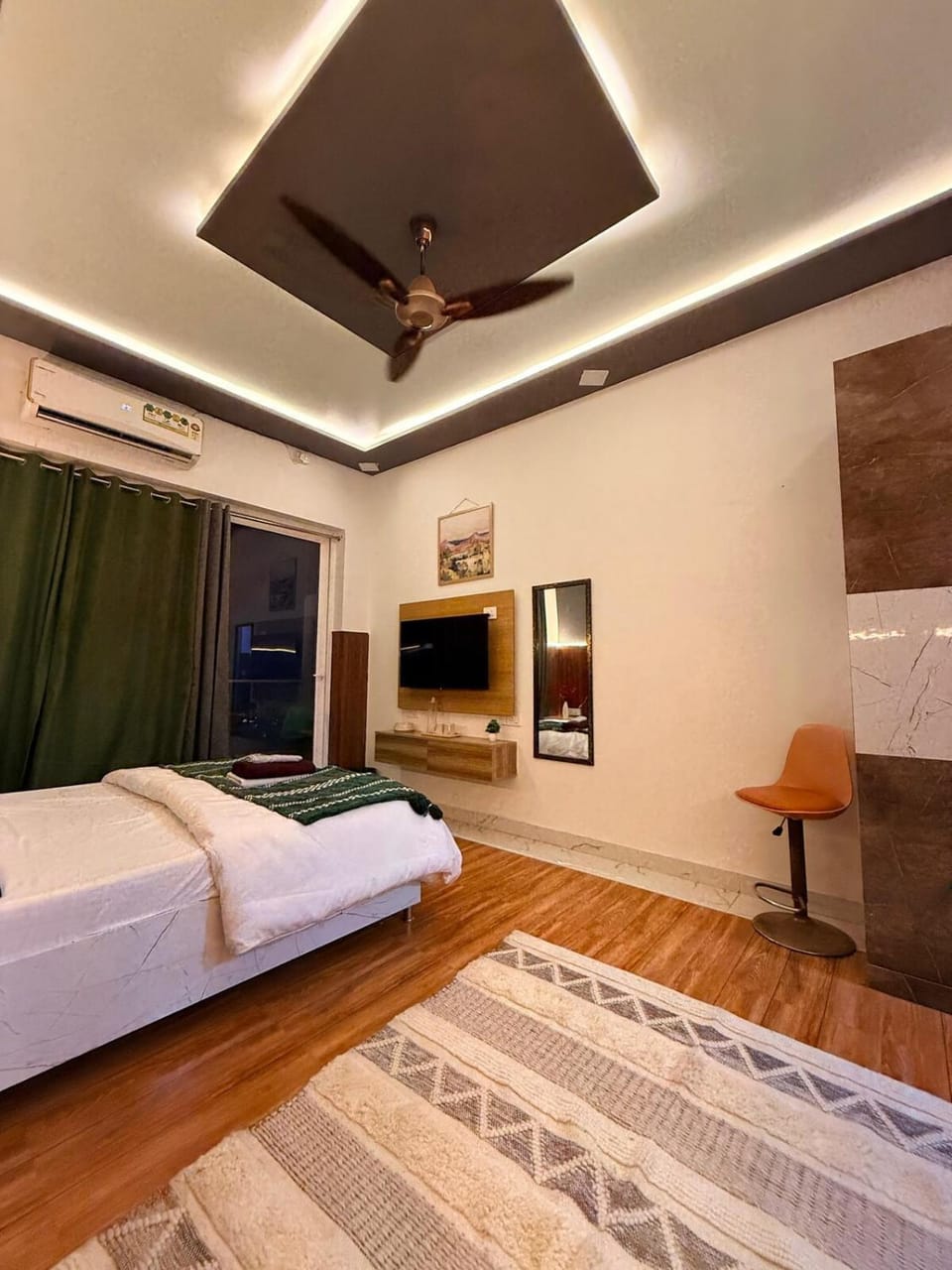 Photo of the whole room