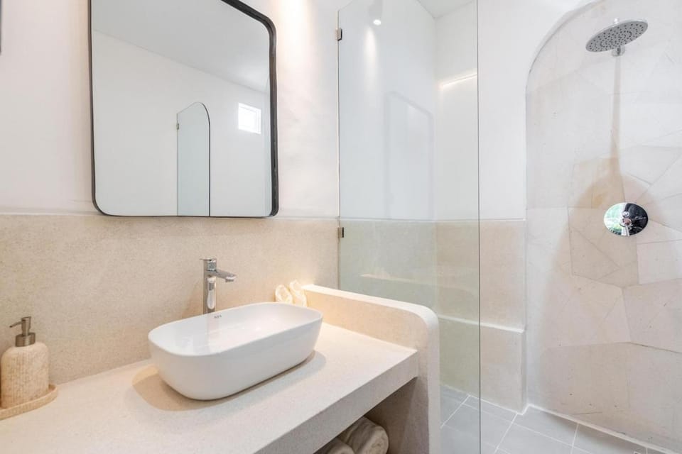 Villa SANTI 4 bedrooms pool Near Sanur Beach Villa in Denpasar