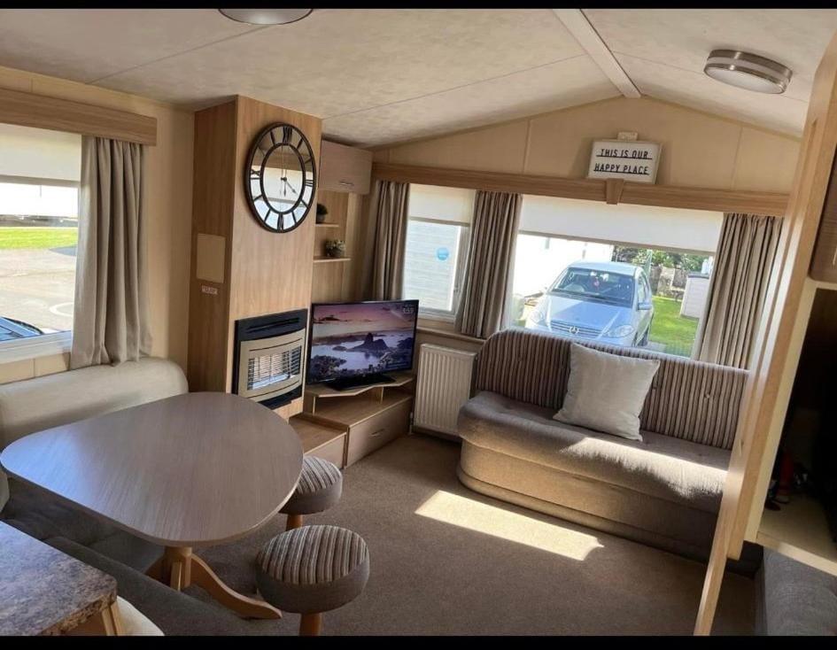 Caravan by the Sea KW10 House in Towyn