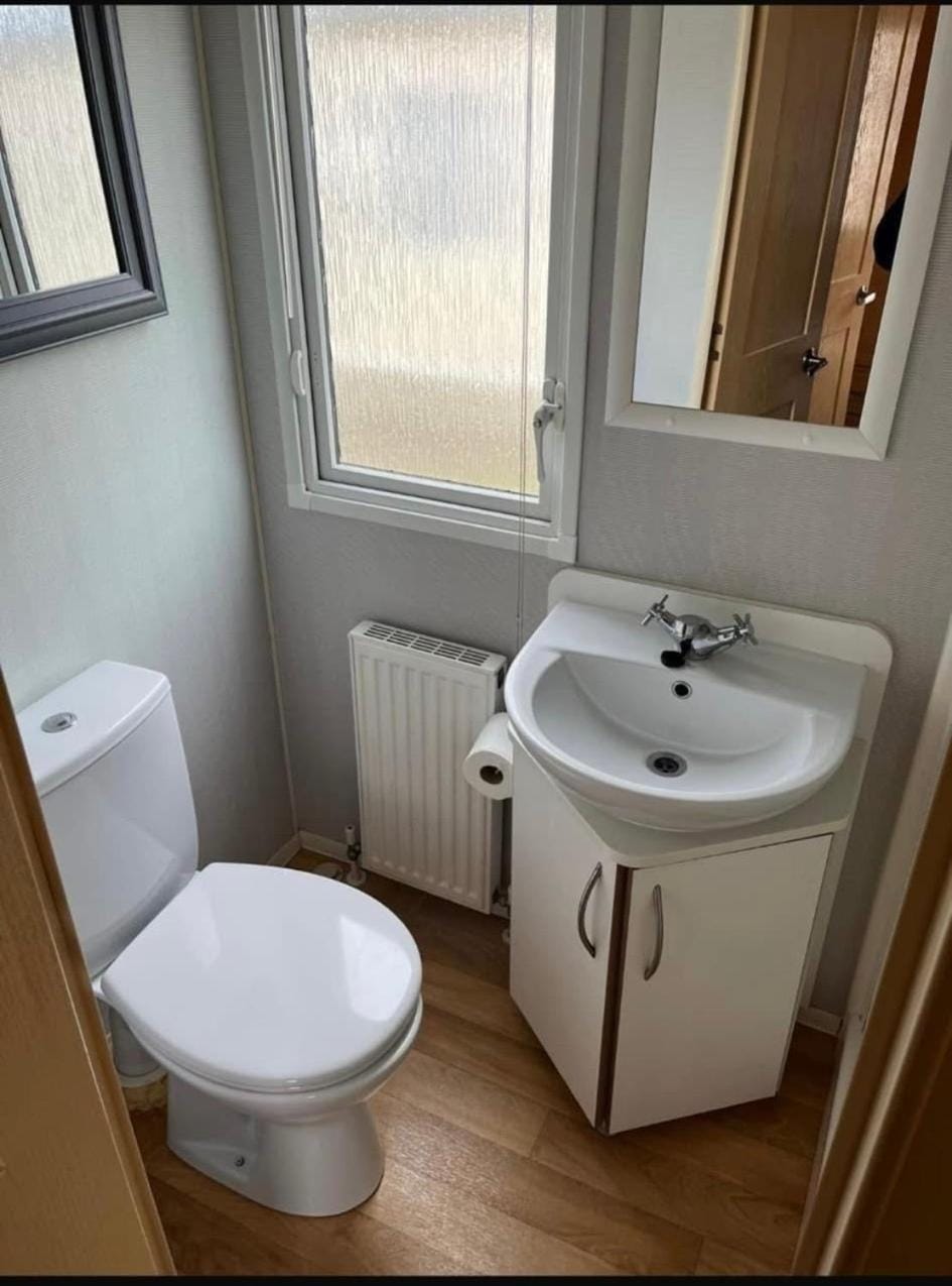 Caravan by the Sea KW10 House in Towyn