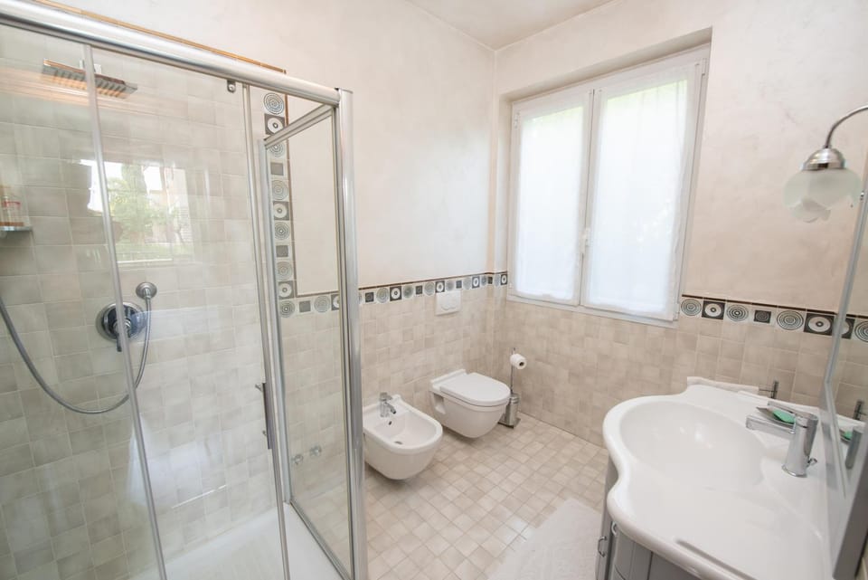 Bathroom, Living room