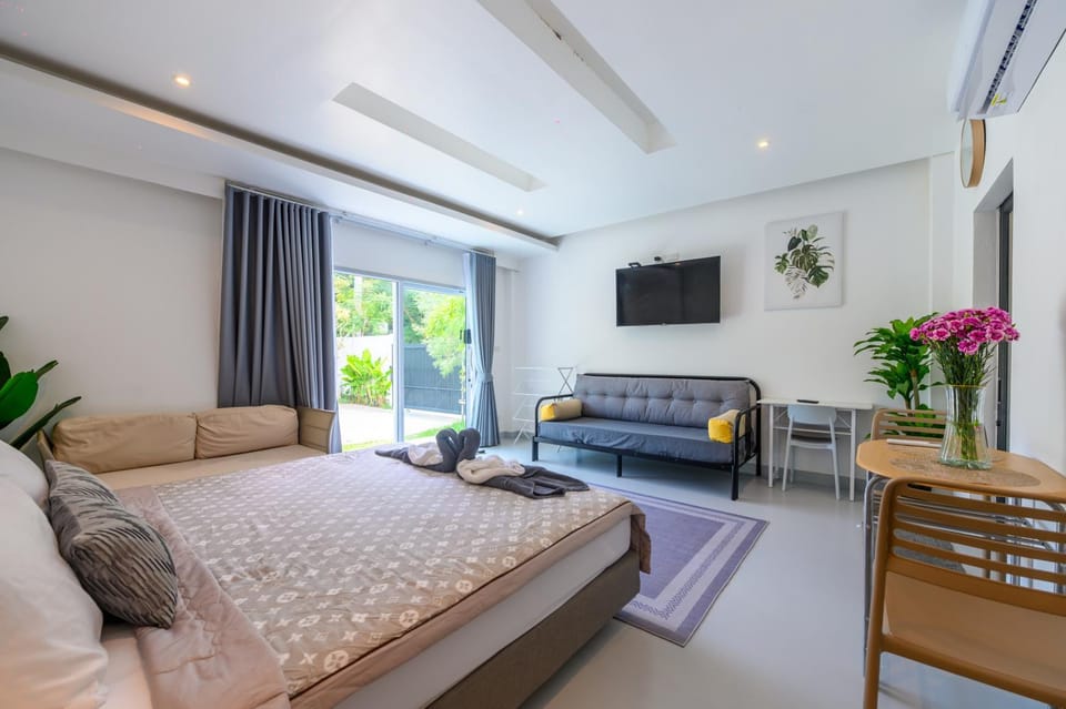 Sunny Blue Runway Apartment in Ko Samui