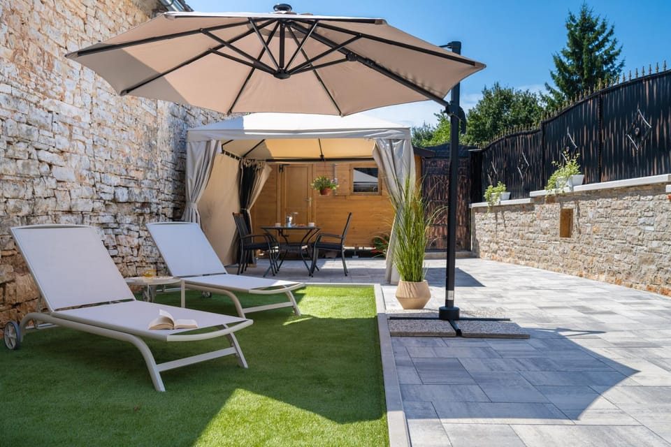 Patio, Garden, Seating area, Garden view, sunbed