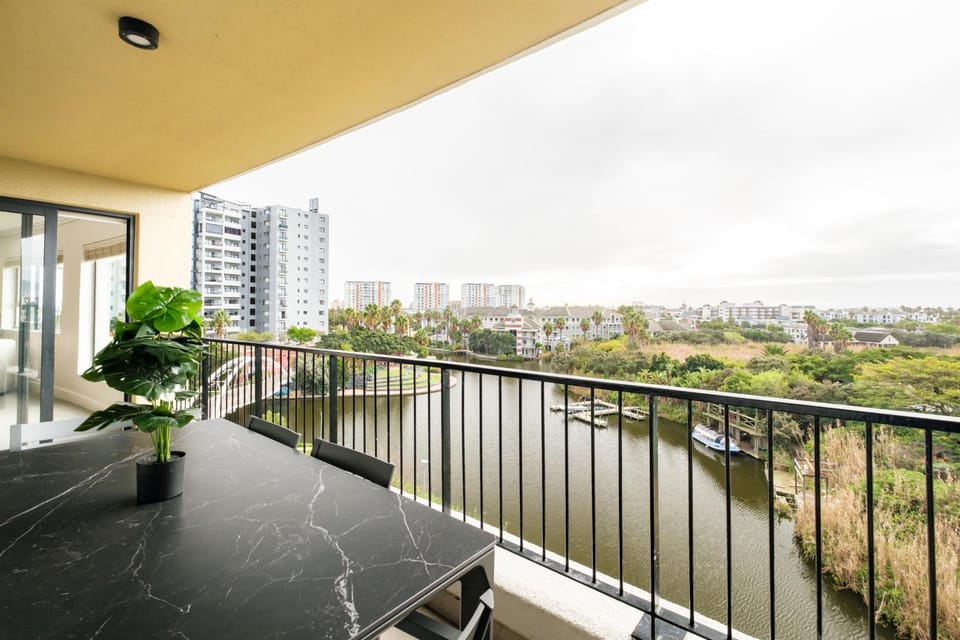 Day, View (from property/room), Balcony/Terrace, Lake view, River view