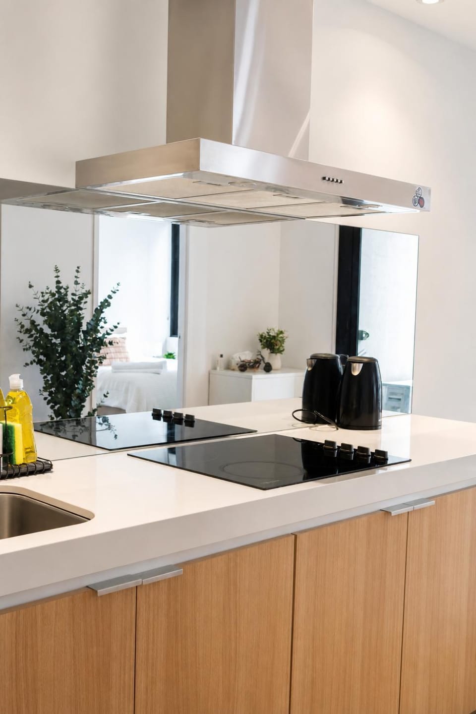 Luxe Earth Sanctuary Southern Cross Station CBD Apartment in Melbourne