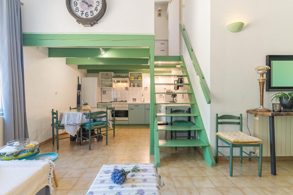Centre Luberon, duplex Limonite House in Apt