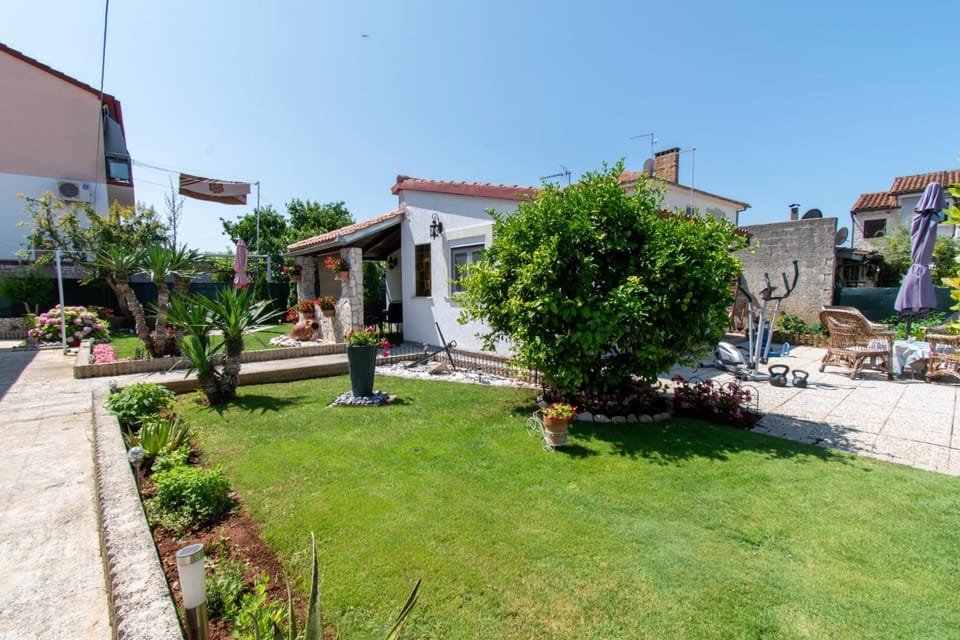 House Nicol Fazana by Istrabook Villa in Fažana