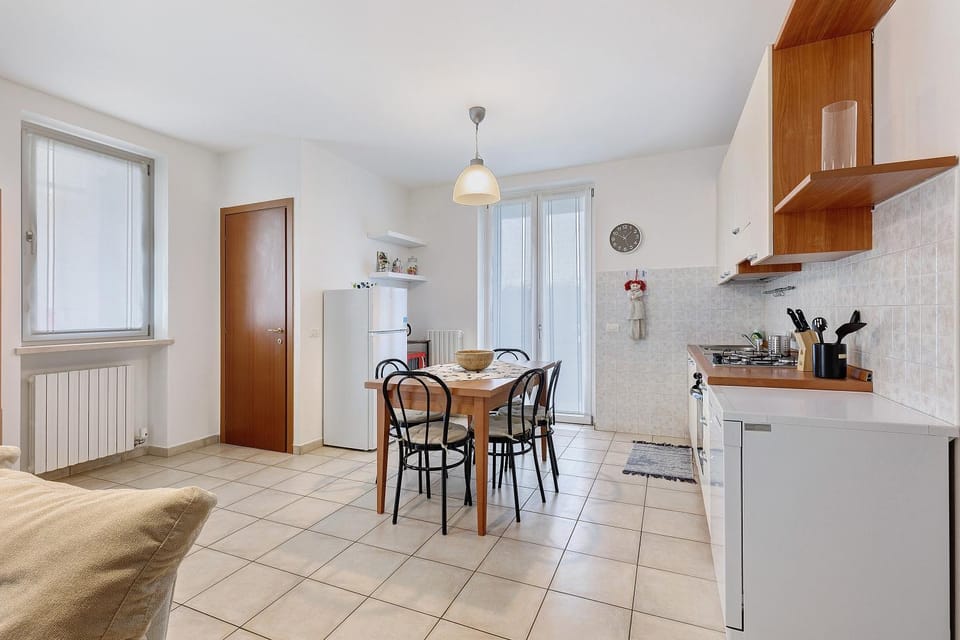 Property building, Kitchen or kitchenette, Living room