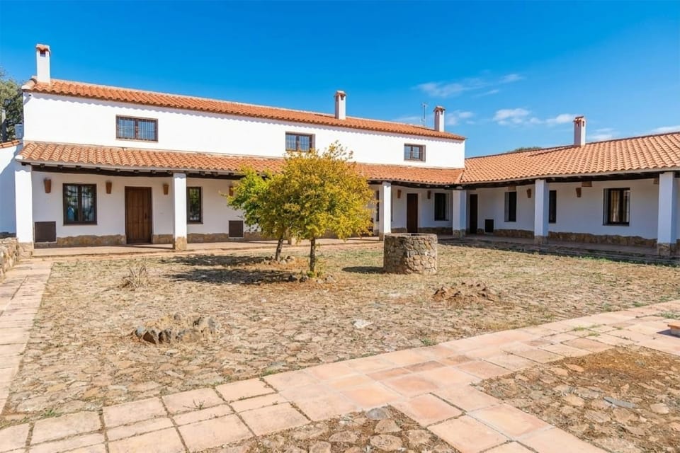 Property building, Patio, Natural landscape, Game Room, Banquet/Function facilities, Garden view, Inner courtyard view, pet friendly