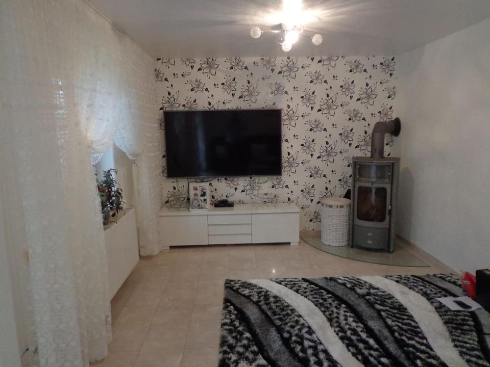 TV and multimedia, Photo of the whole room