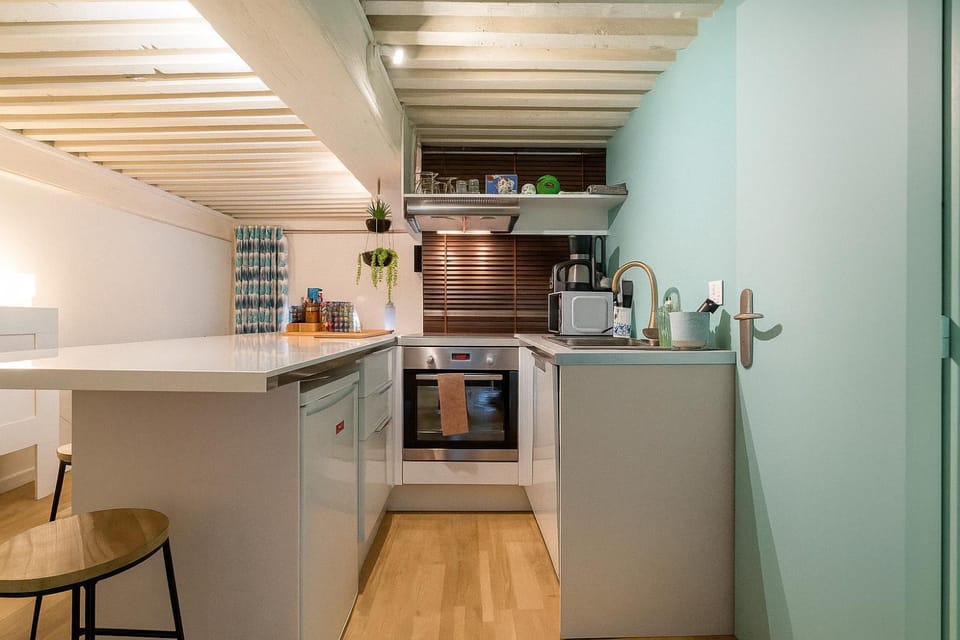 Kitchen or kitchenette
