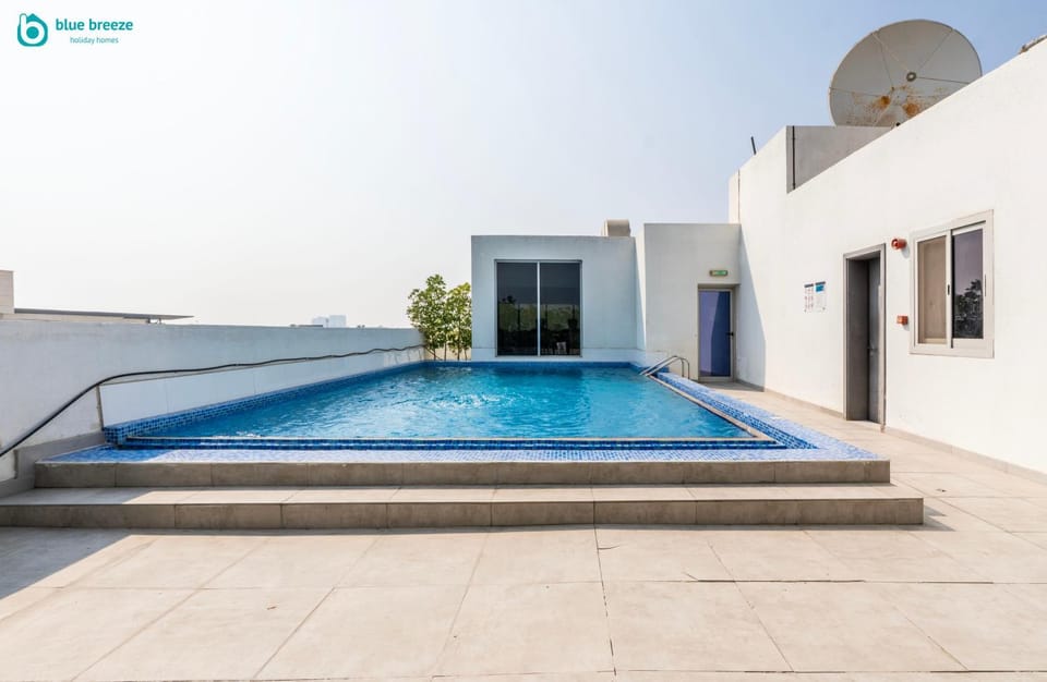 Swimming pool, Swimming pool