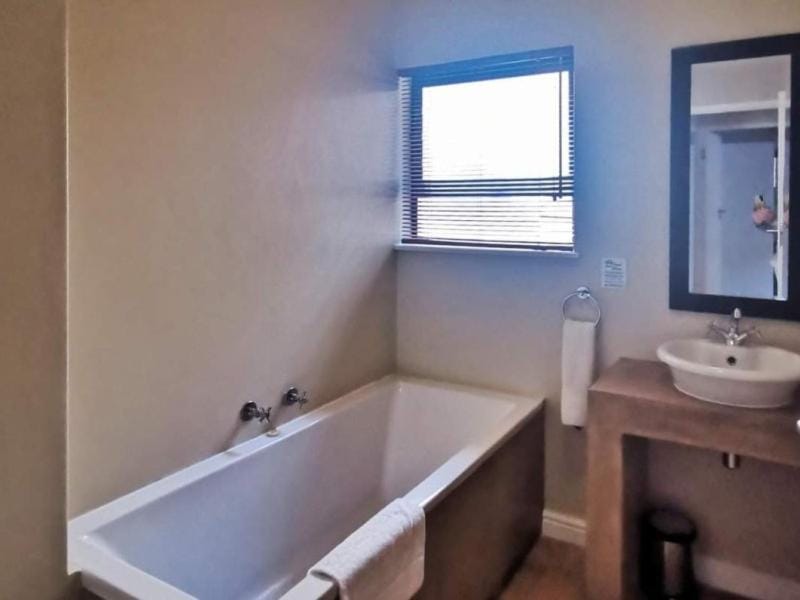 Bathroom, Bath