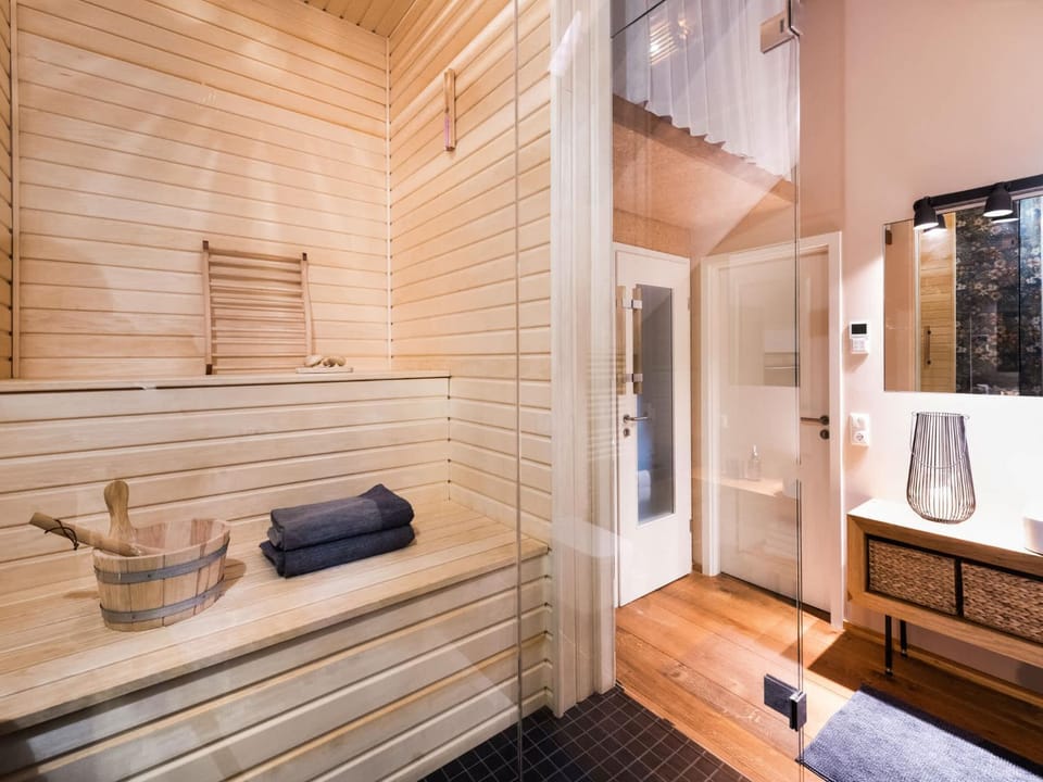 Sauna, Bathroom, Spa and wellness centre/facilities, towels