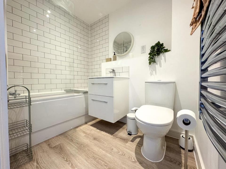Beautiful 2BDR Apartment By Torr Property Group Short Lets & Serviced Accommodation With Free Parking Derby Apartment in Derby