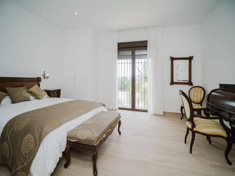 Bed, Bathroom, Balcony/Terrace, Photo of the whole room, Bedroom, Garden view, heating, acessibility, air conditioner