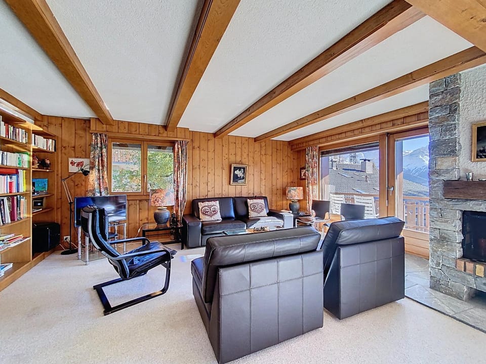 Communal lounge/ TV room, Living room