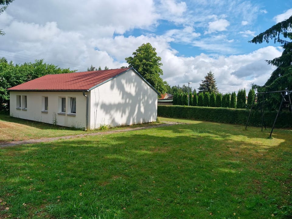 Bungalow 1 - 4-Raum-Wohnung mit Küche und 2 WC Duschen in Ohrdruf-Crawinkel Apartment in Thuringia, Germany