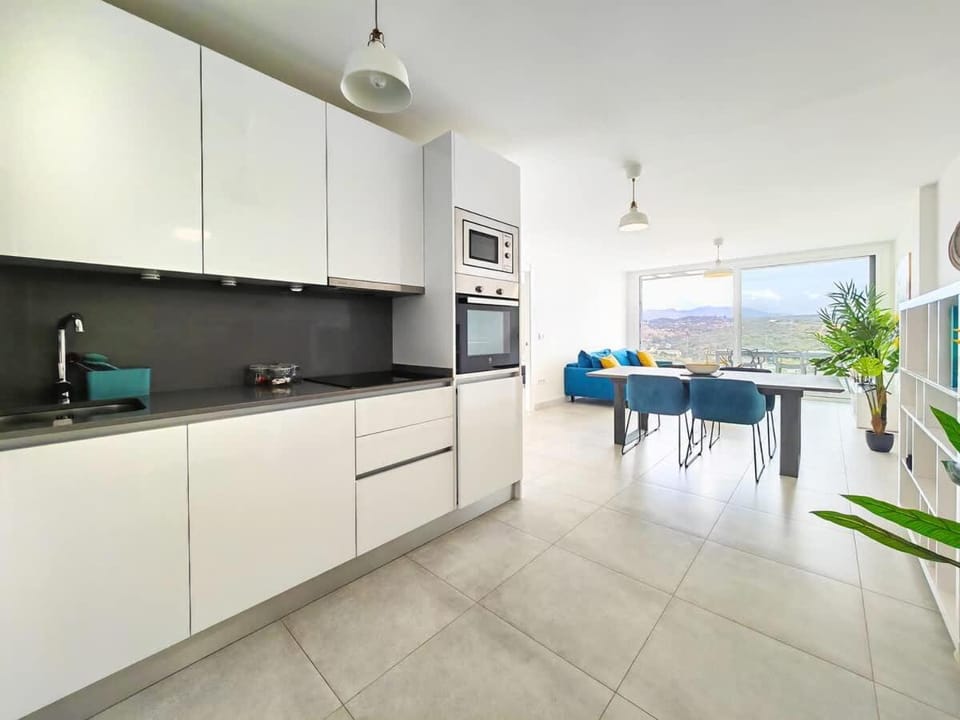 Seaview - Padel Court - Pool - Gym - FREE PARKING Apartment in Costa del Sol