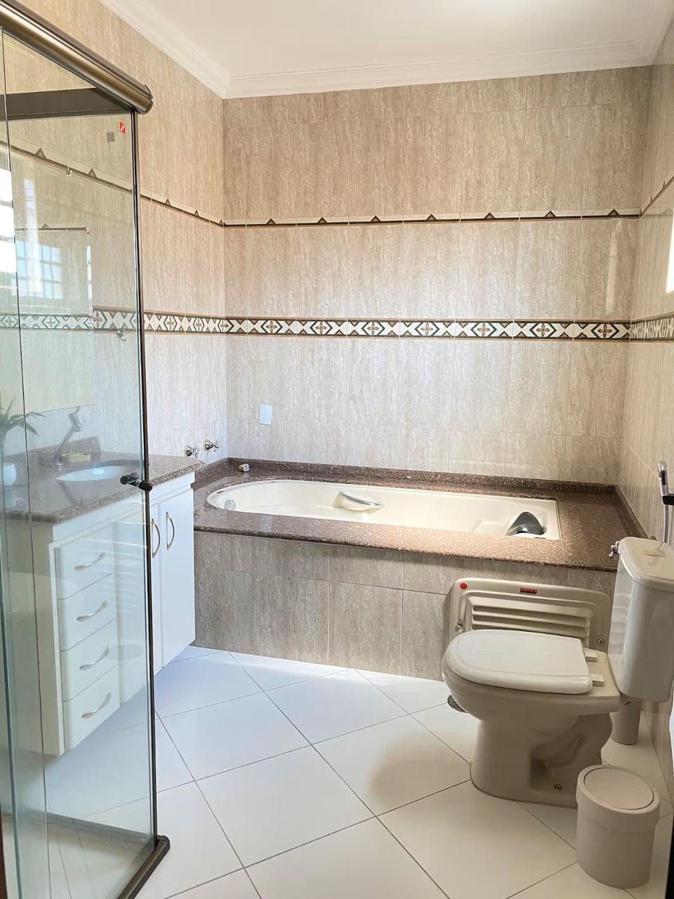 Shower, Toilet, Bathroom, Bath