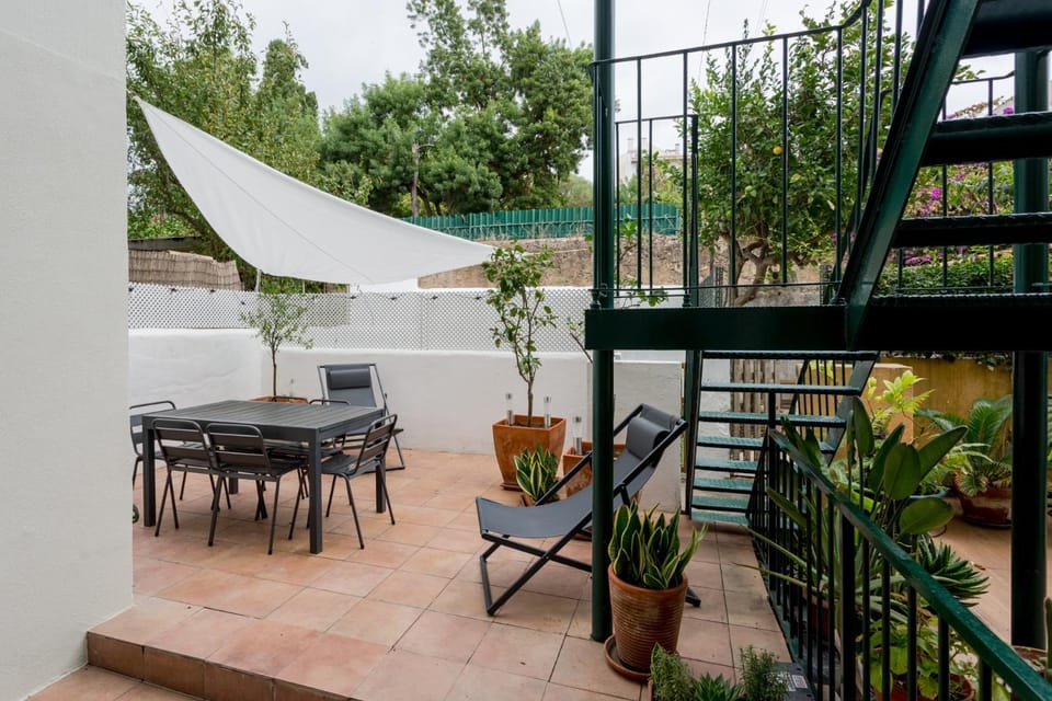 Stylish 2-Bedroom Apartment with Terrace in Alcântara Apartment in Lisbon