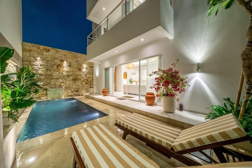 Property building, Night, Natural landscape, Balcony/Terrace, Living room, Pool view, Swimming pool, sunbed