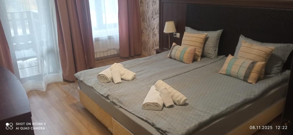 СПА апартамент "Цвети" в Балнео хотел "Свети Спас" - Минерална вода,гледка и уют Apartment in Velingrad