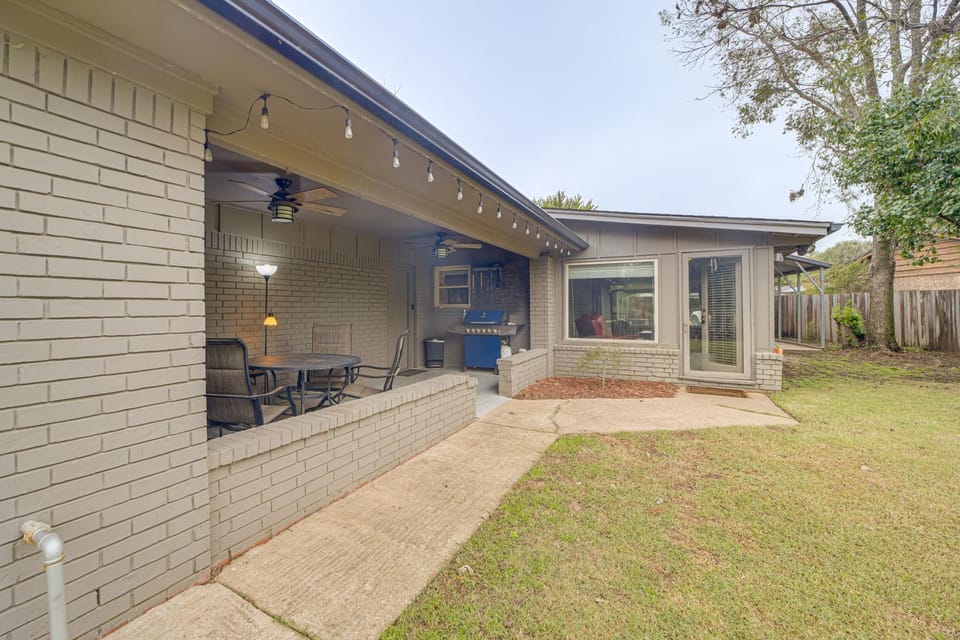 Family-Friendly Tulsa Suburb Home By Parks & River House in Tulsa
