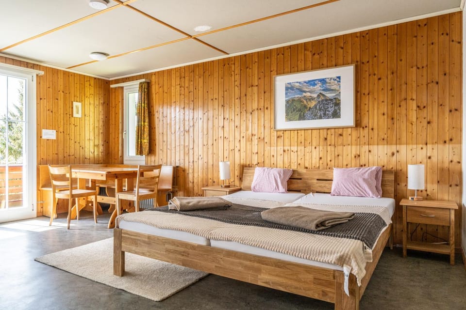 Bed, Photo of the whole room, Seating area, Bedroom