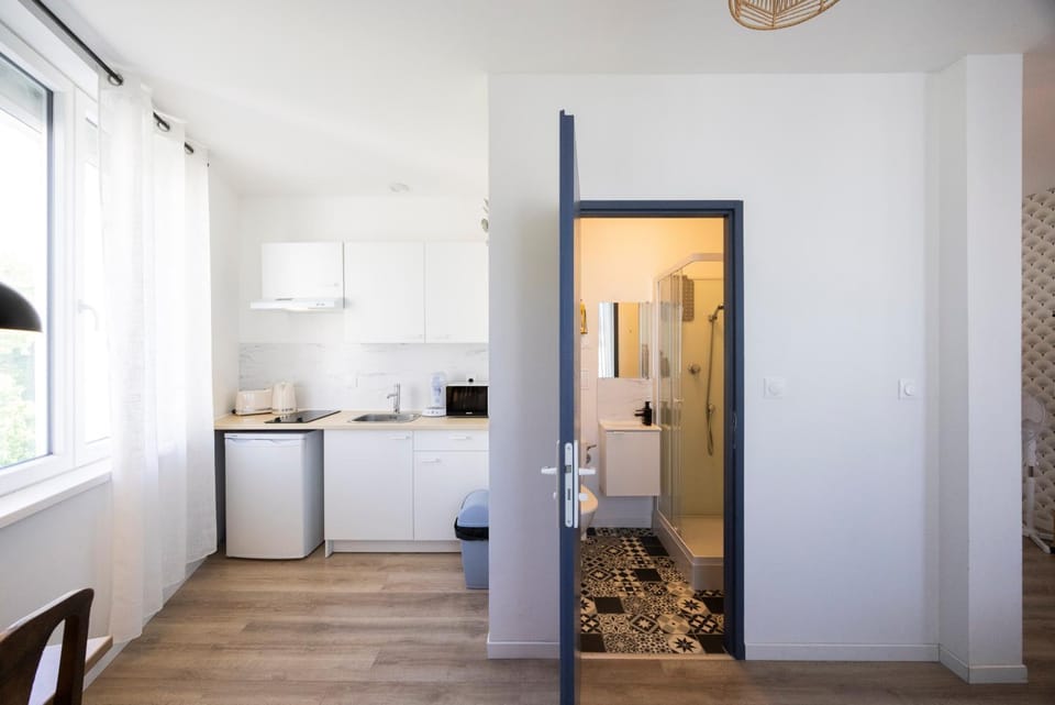 Kitchen or kitchenette, Living room