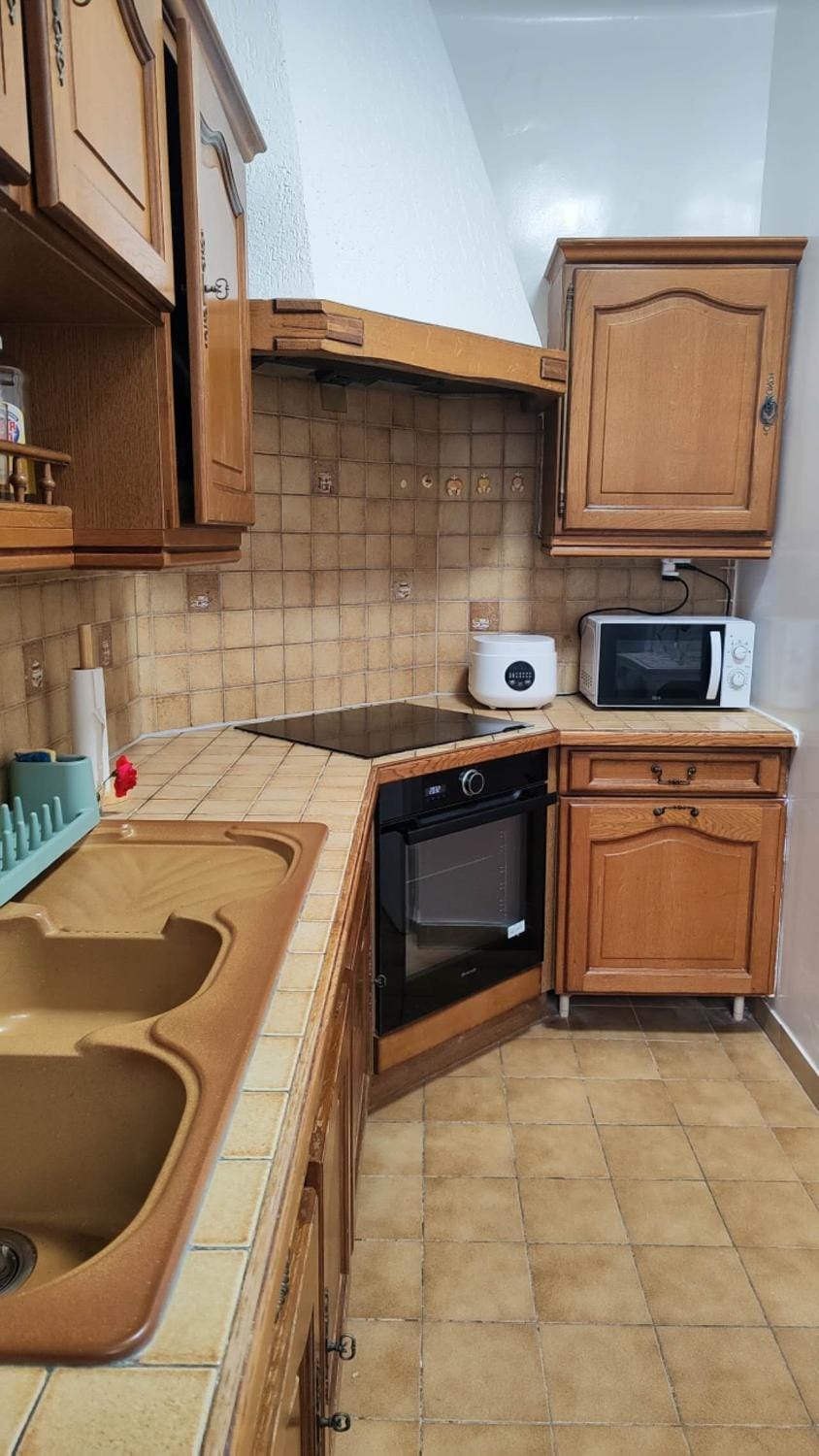 2靠近奥利机场 巴黎圣母院 埃菲尔铁塔 卢浮宫凯旋门 经济大床双人间 Vacation rental in Vitry-sur-Seine