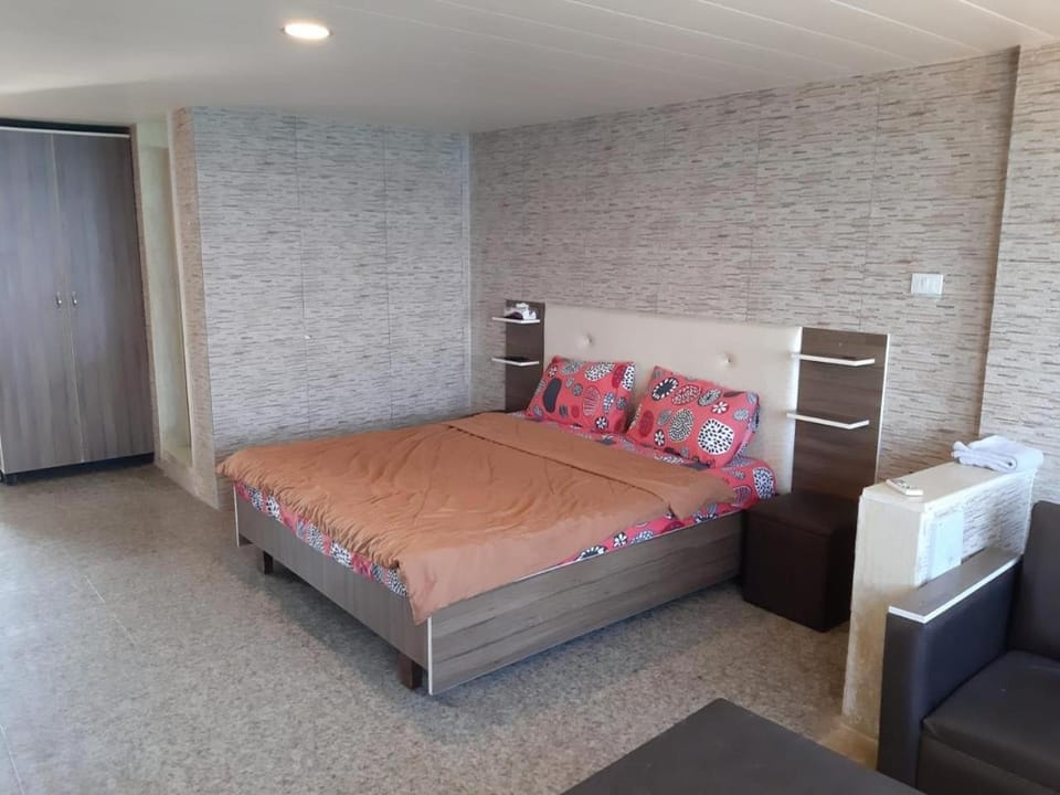 Photo of the whole room, Bedroom