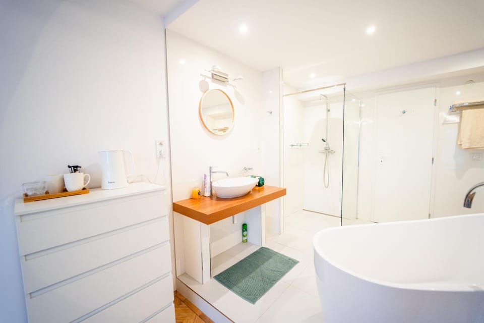 Bathroom, Bath