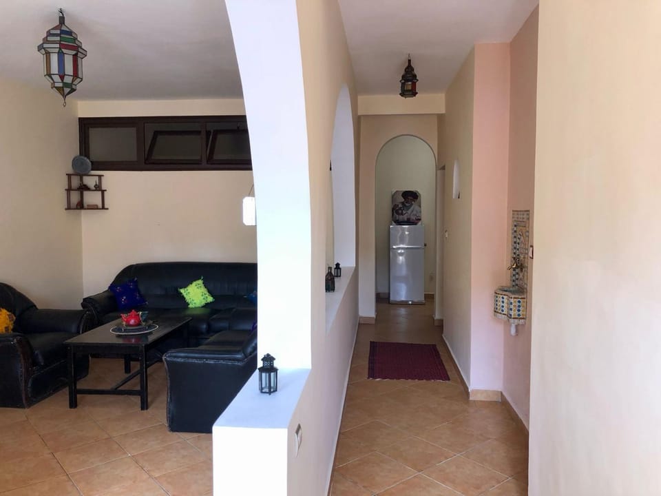 Kitchen or kitchenette, Living room, Seating area