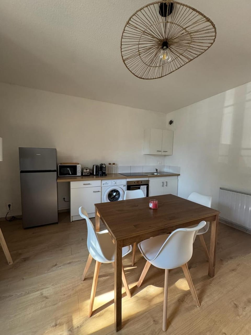 Kitchen or kitchenette, Dining area, oven, pet friendly, stove